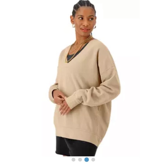 Champion Sweaters - Champion Cream V-Neck Sweatshirt Relaxed Fit W/Pockets